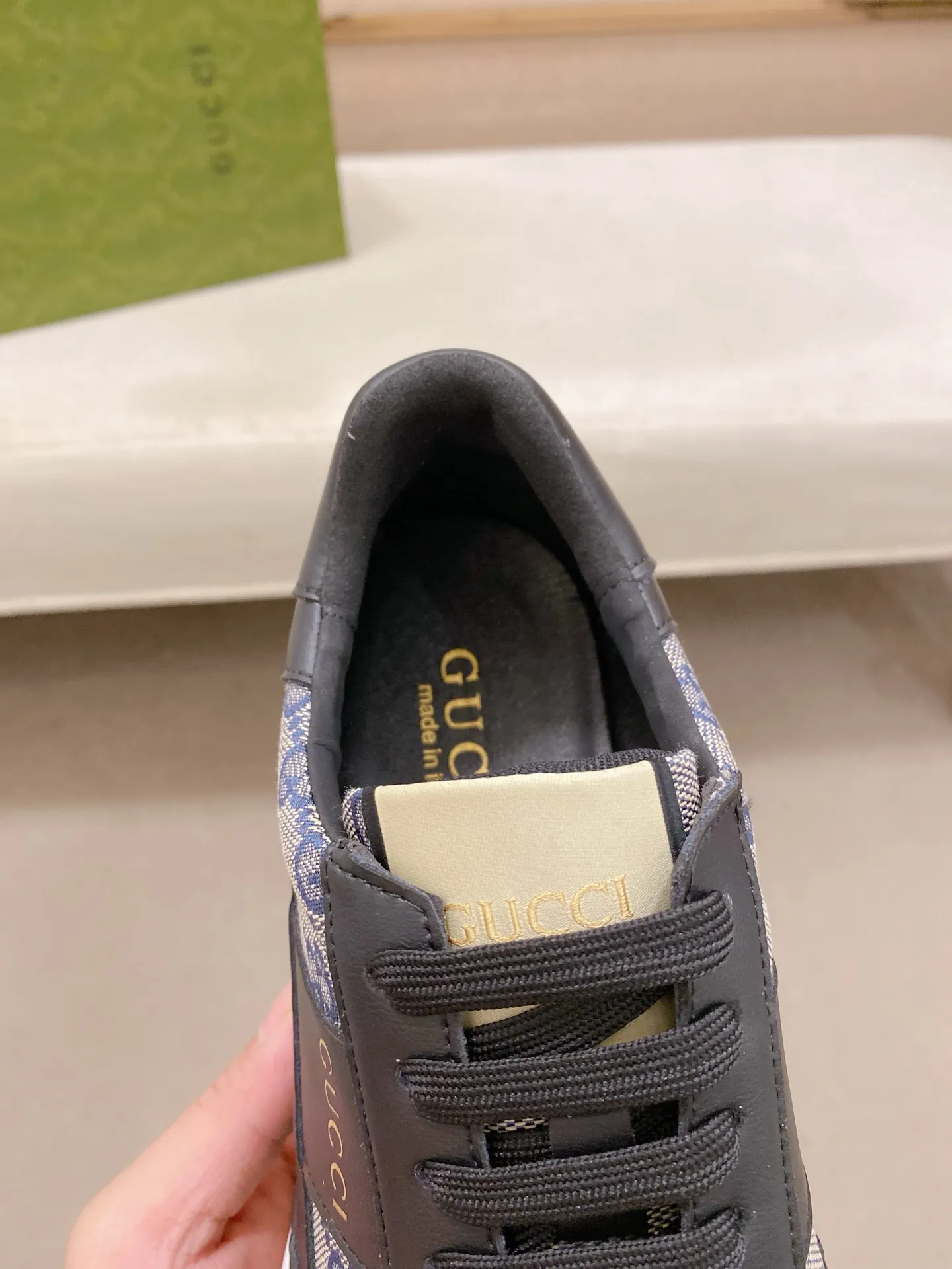 Men's shoes 💰 462💰The new GUCCI (Gucci) counters are launched simultaneously. The new men's shoes, 😘fabrics are selected from imported cowhide, and the lining is sheepskin lining. 👍🏿 High-end ☄️ air-cushion molded anti-slip rubber outsole, exquisite lines, simple and elegant, comfortable and high-end for leisure travel. Code number: 38 to 44 (45 can be customized and cannot be returned or exchanged)